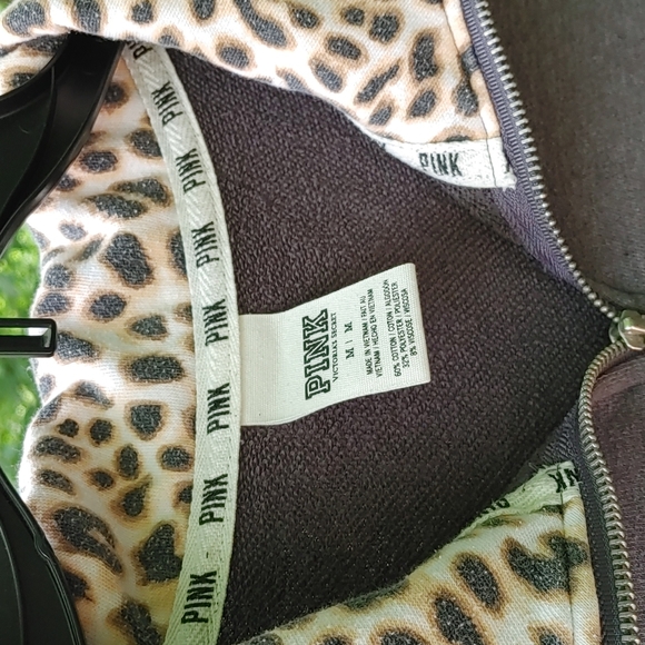 PINK Sweat Shirt - Picture 2 of 4